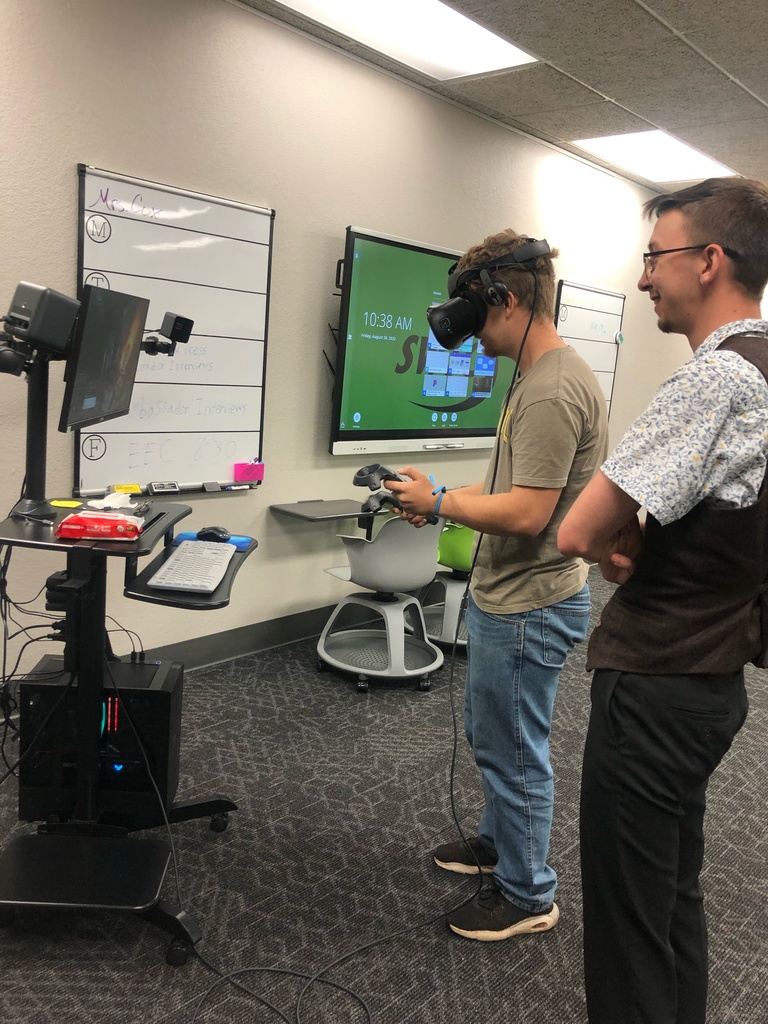 Students on the VR system 